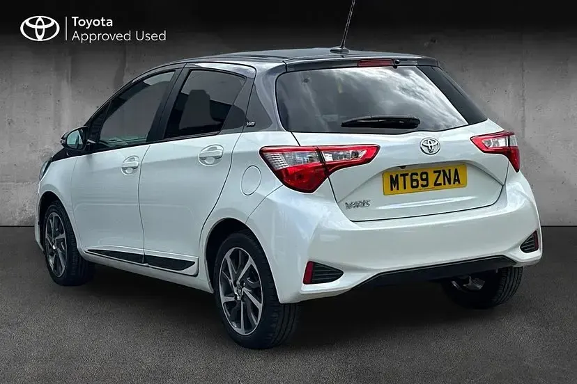 Used Toyota Yaris 111 HP (81 kW) 2020 Pure white Hatchback