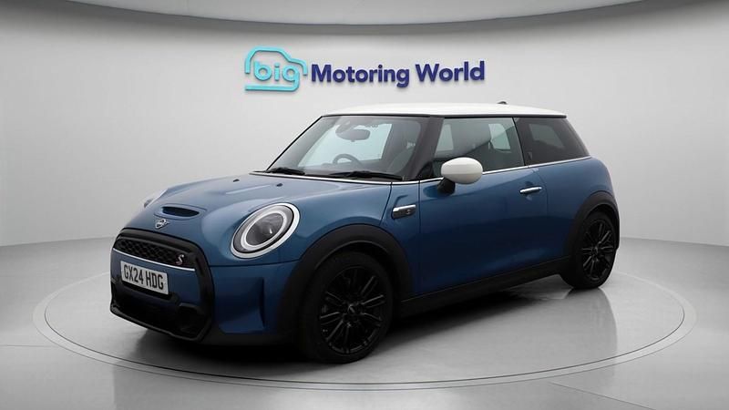 Used Mini Cooper S Exclusive 178 HP (130 kW) 2024 Blue Hatchback