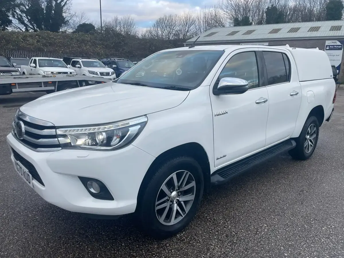 Used Toyota HiLux 150 HP (110 kW) 2020 White Pickup