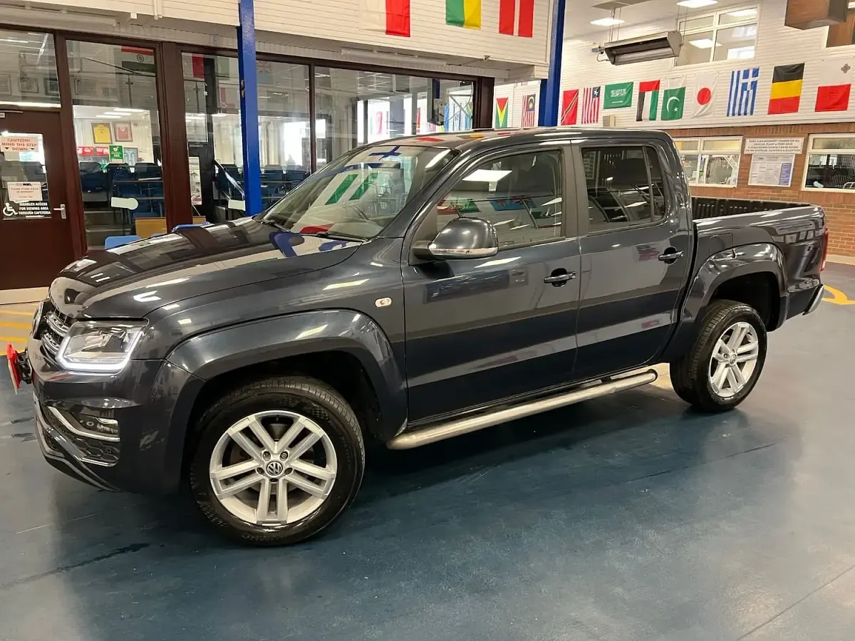 Used VW Amarok Highline 258 HP (189 kW) 2019 Blue Pickup