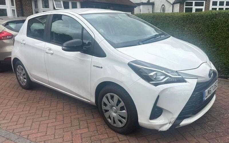 Used 2019 Toyota Yaris Hybrid Active Hatchback | £9,980 (Super price) - Image 1/4