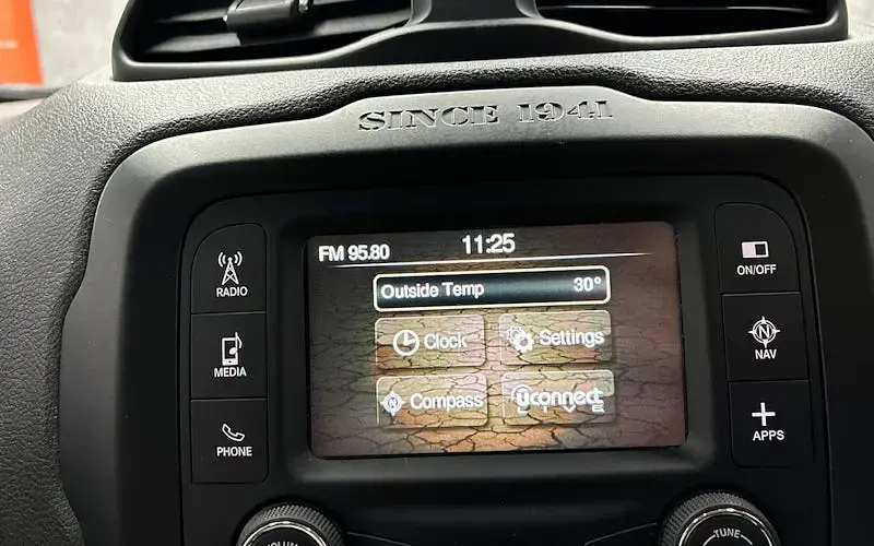 Used Jeep Renegade Longitude 170 HP (125 kW) 2016 Black SUV