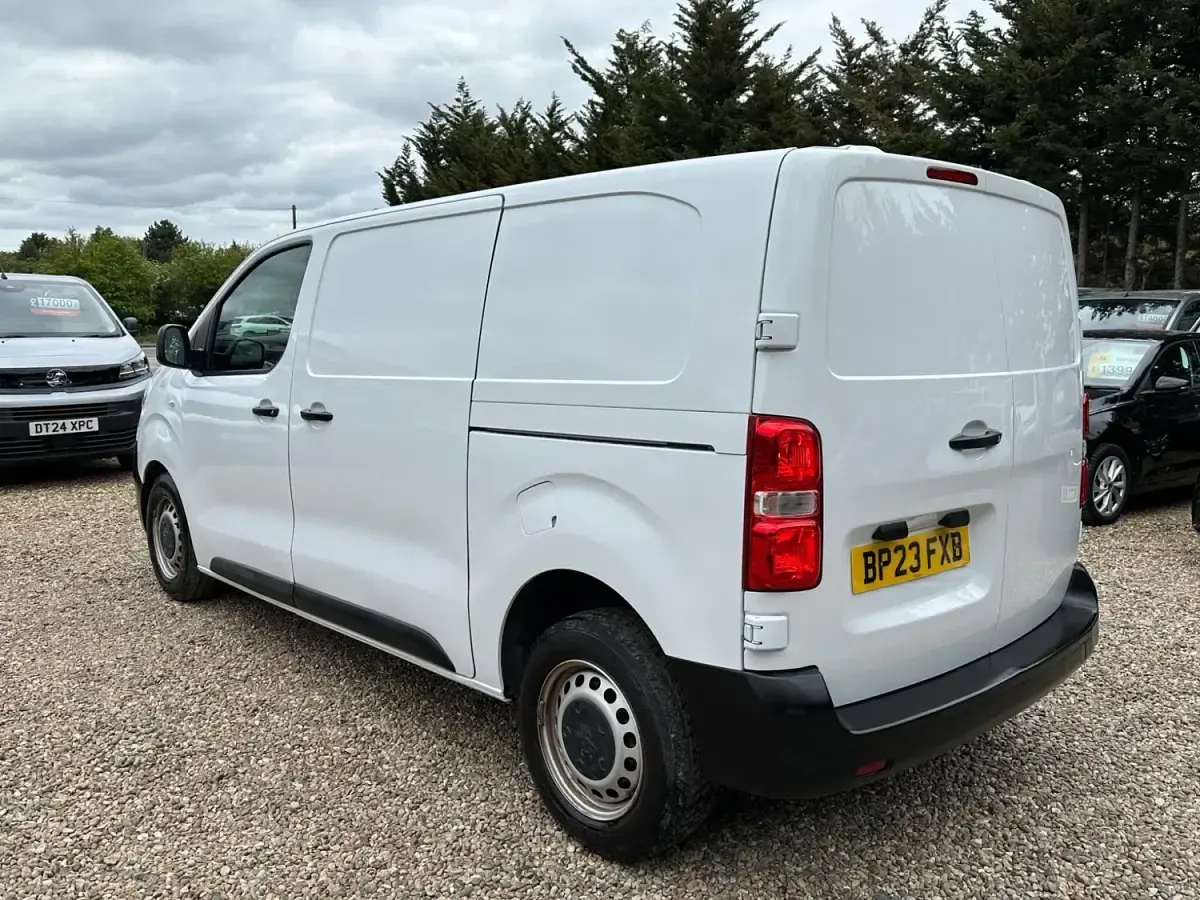 Second-hand Peugeot Expert Premium 2023 Alb Van