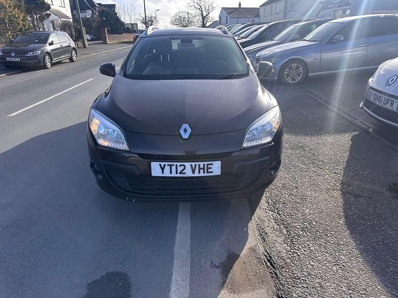 Used Renault Mégane GrandTour Dynamique 110 HP (80 kW) 2012 Brown Estate