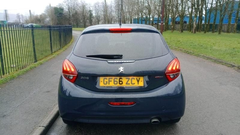 Second-hand Peugeot 208 GT-line 100 CP (73 kW) 2016 Gri Hatchback