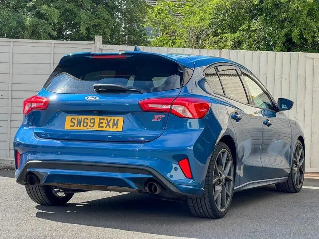 Used Ford Focus ST 280 HP (205 kW) 2019 Blue Hatchback