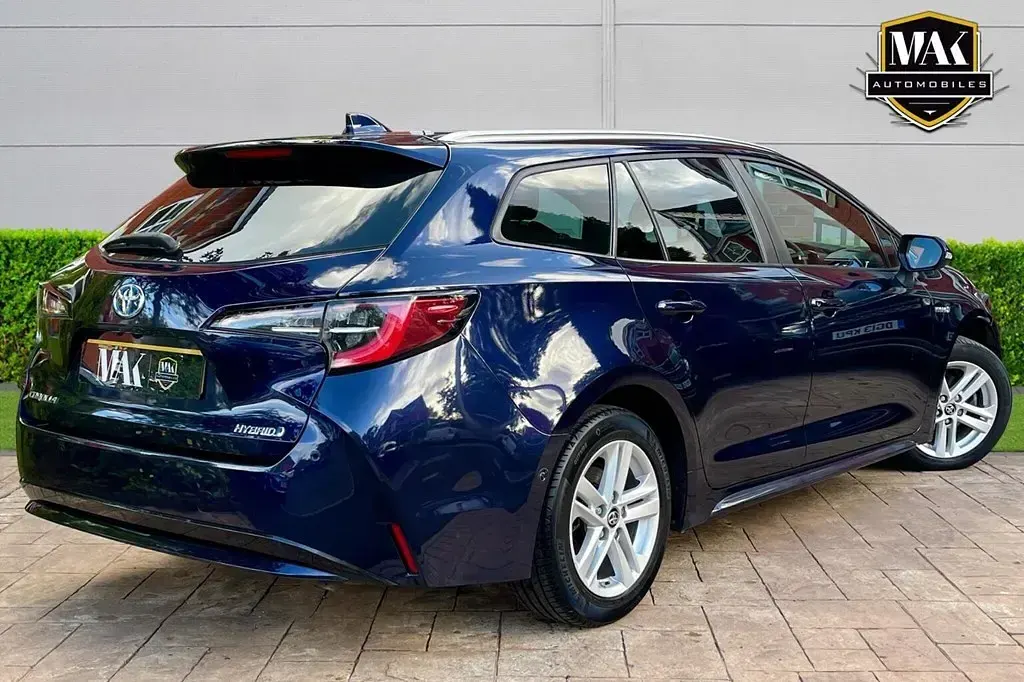Second-hand Toyota Corolla 122 CP (89 kW) 2021 Albastru Break