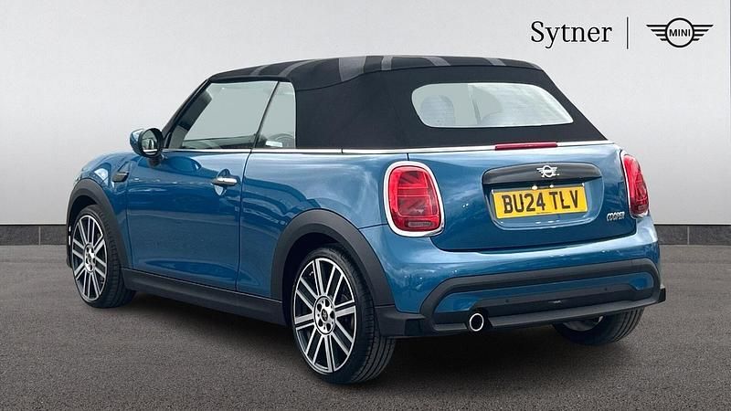 Used Mini Cooper Exclusive 134 HP (98 kW) 2024 Blue Hatchback