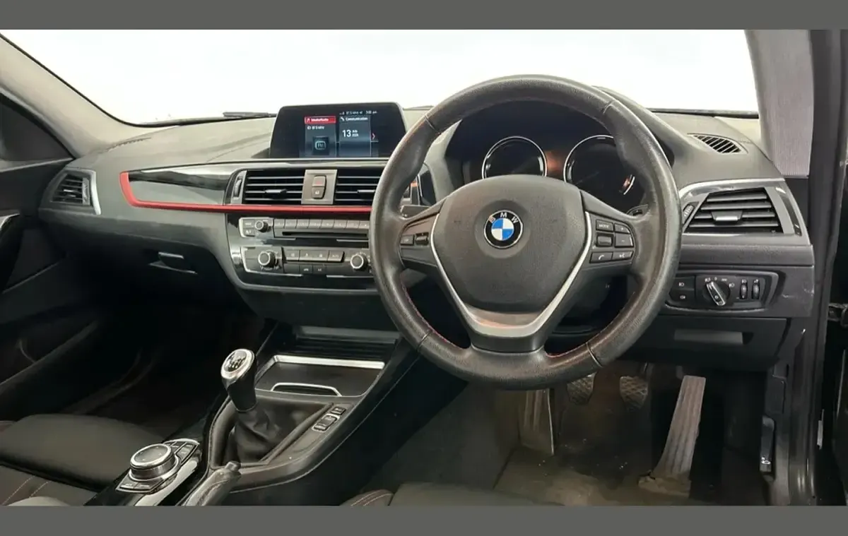 Used BMW 118 Sport Line 134 HP (98 kW) 2018 Black Hatchback