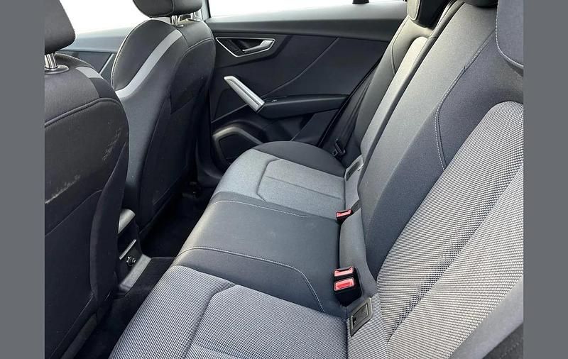 New Audi Q2 Sport 147 HP (108 kW) 2025 Silver SUV