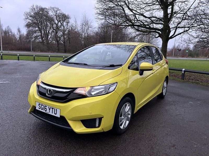 Used Honda Jazz SE 2016 Yellow Hatchback