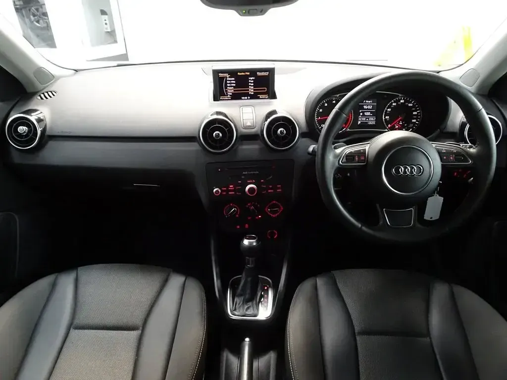 Used Audi A1 Sportback Sport 122 HP (89 kW) 2013 Blue Hatchback