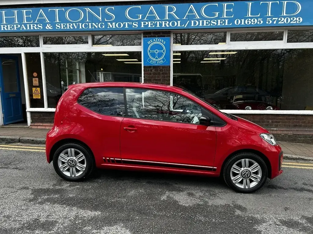 Begagnad VW up! Beats 60 HK (44 kW) 2018 Röd Halvkombi