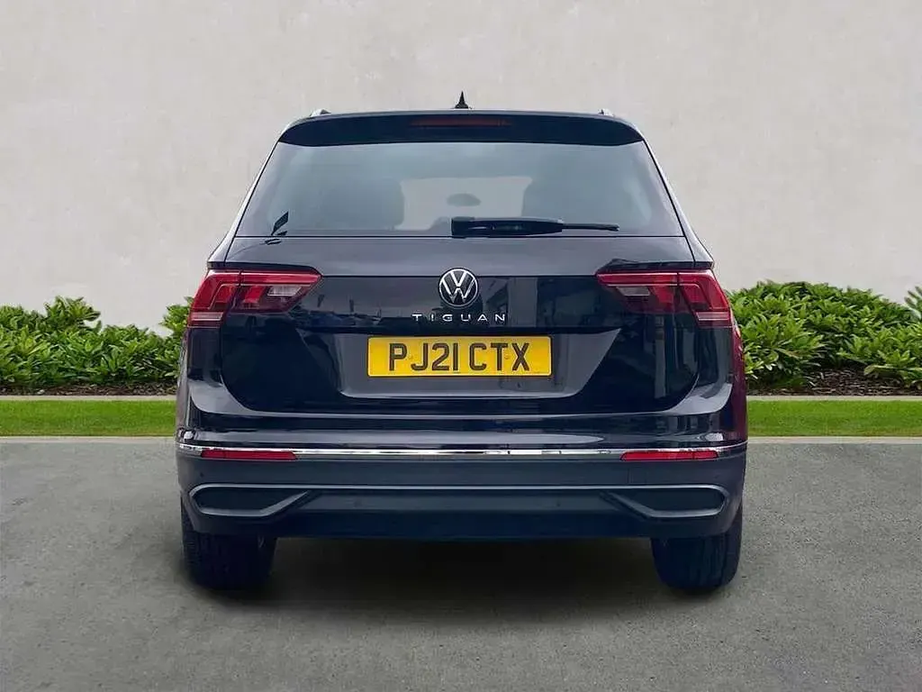 Used VW Tiguan Life 150 HP (110 kW) 2021 Black SUV