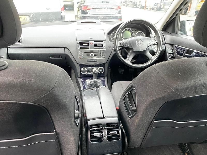 Used Mercedes C180 Executive 156 HP (114 kW) 2011 Black Sedan