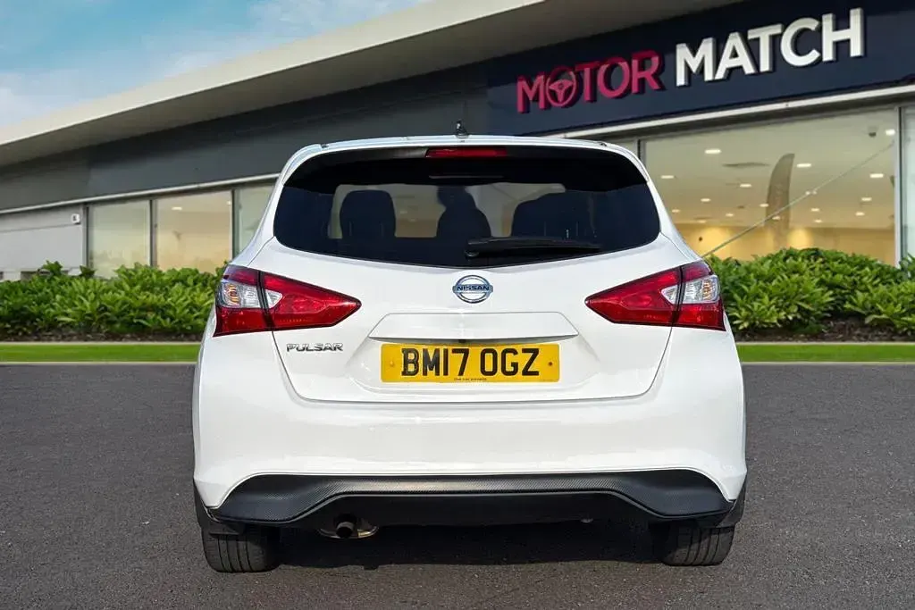 Used Nissan Pulsar N-Connecta 2017 White Hatchback