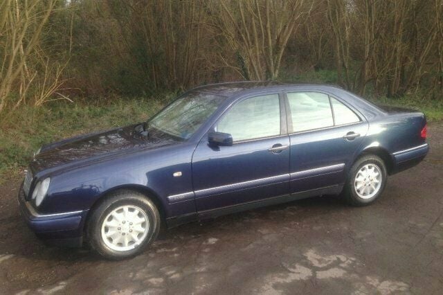 Used Mercedes E240 1999 Sedan