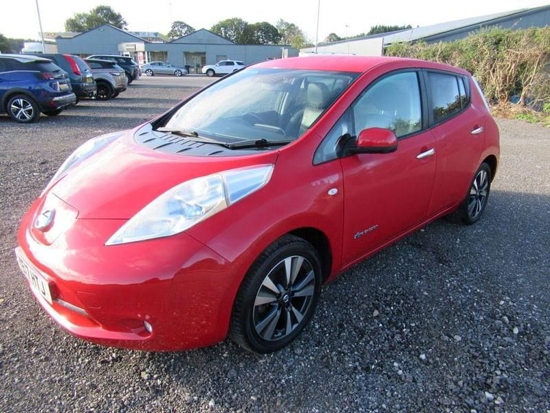 Red Used 2017 Nissan Leaf Tekna Hatchback | £4,995 (Fair price) - Image 1/4