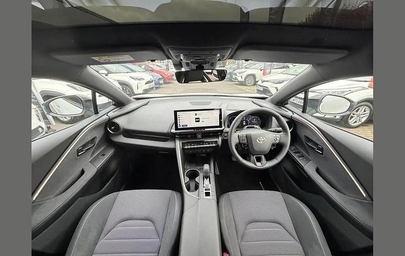 New Toyota C-HR 138 HP (101 kW) 2025 White SUV