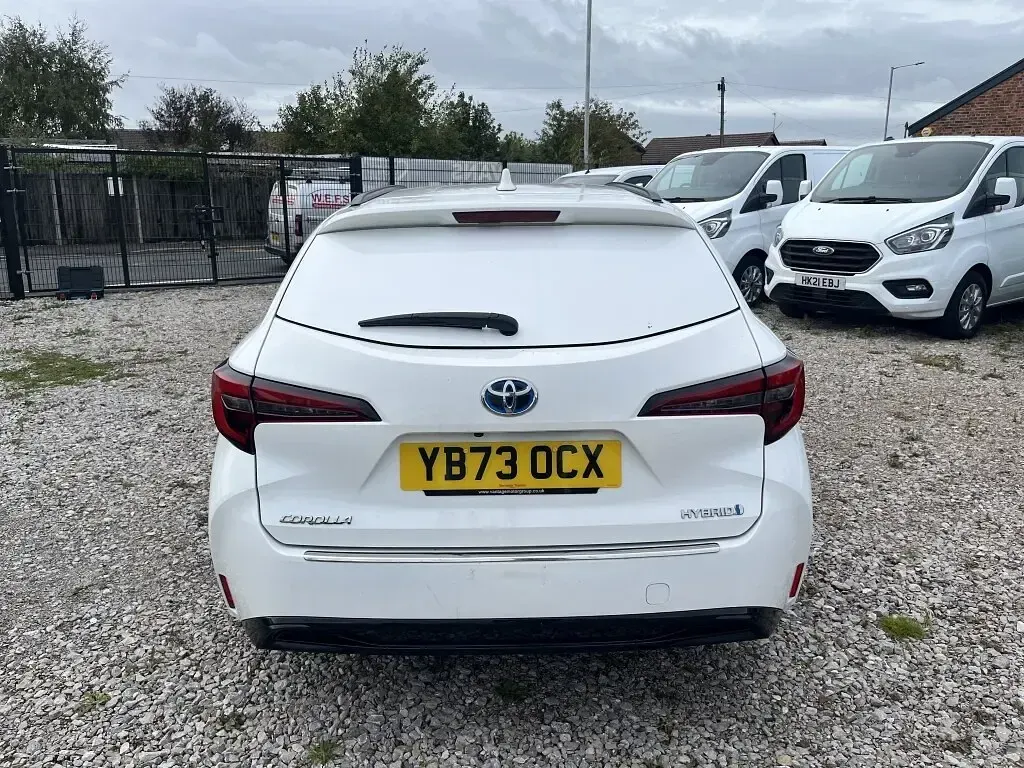 Używany Toyota Corolla 120 KM (88 kW) 2023 Biały
