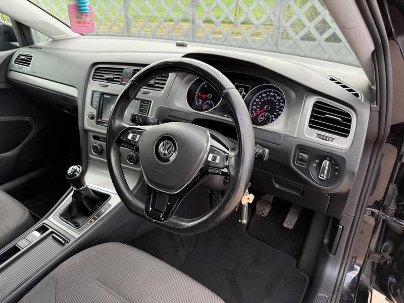 Second-hand VW Golf VII Edition 150 CP (110 kW) 2017 Negru Hatchback