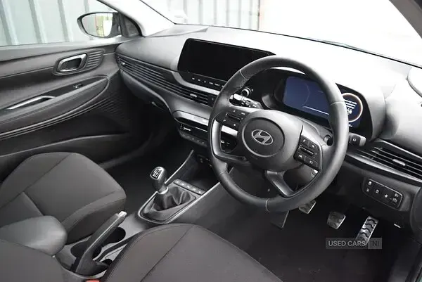 Used Hyundai Bayon Premium 100 HP (73 kW) 2025 Green SUV