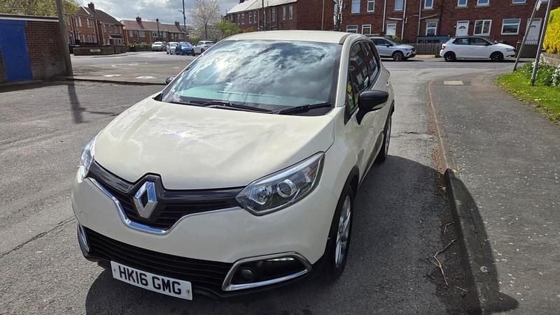 Begagnad Renault Captur Dynamique 90 HK (66 kW) 2016 Beige SUV