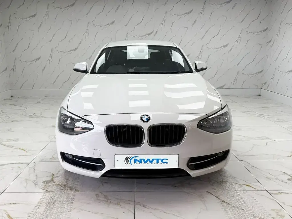 Used BMW 116 Sport Line 2014 White Hatchback