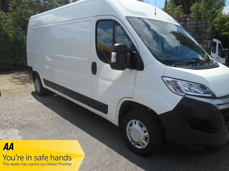 Used Citroën Relay 140 HP (102 kW) 2019 White Van