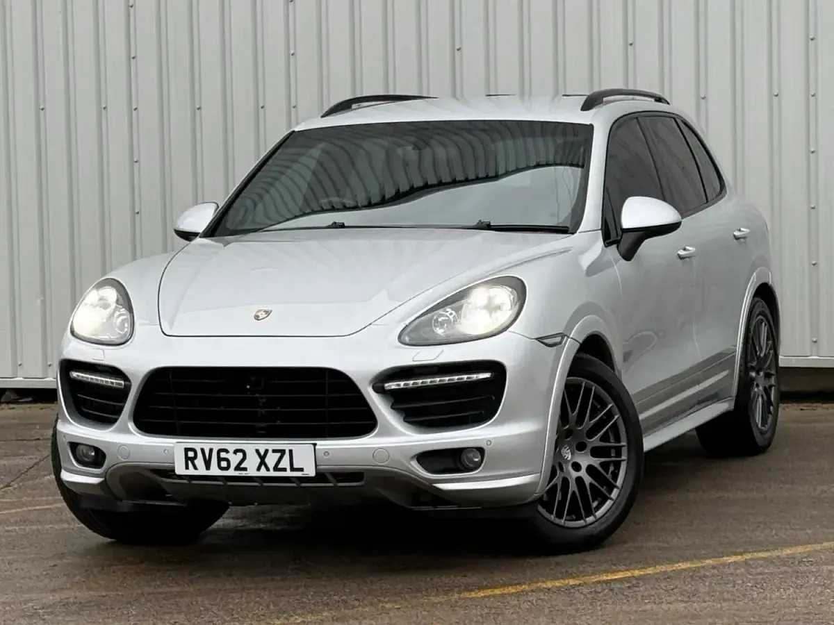 Used Porsche Cayenne GTS 414 HP (304 kW) 2012 Silver SUV