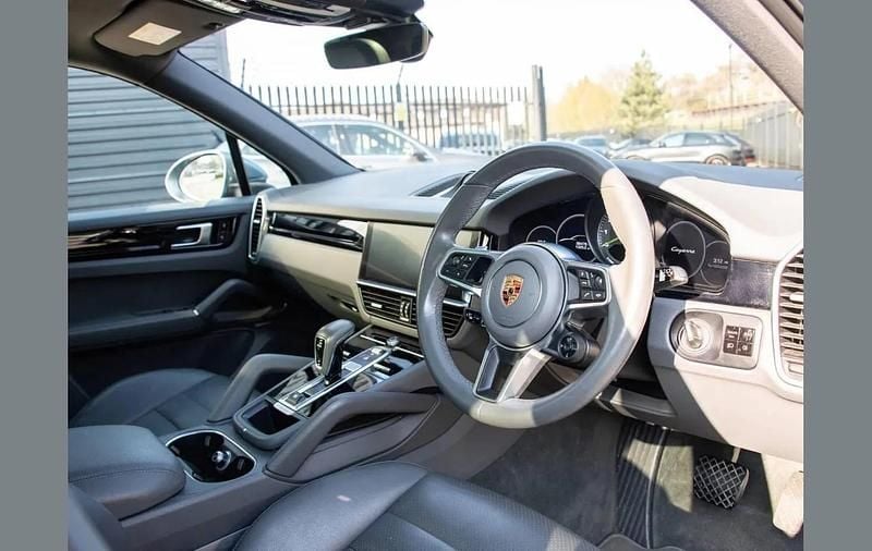 Used Porsche Cayenne 462 HP (339 kW) 2019 Blue SUV