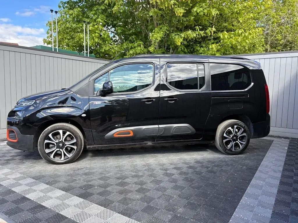 Używany Citroën e-Berlingo XTR 100 kW (136 KM) 2023 Czarny Minivan