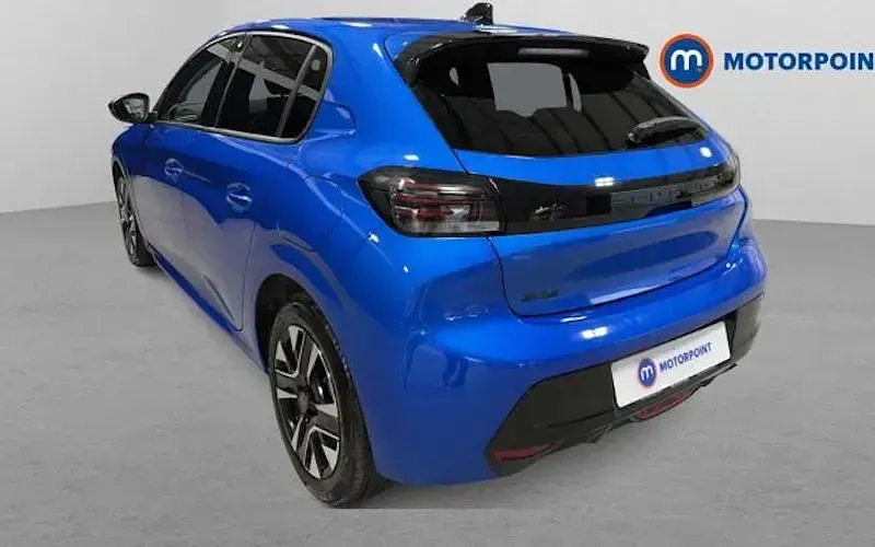 Second-hand Peugeot 208 Allure 101 CP (74 kW) 2025 Albastru Hatchback