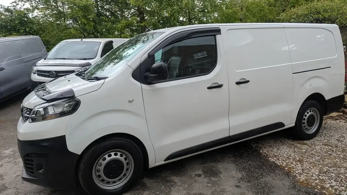 Used Vauxhall Vivaro Edition 100 HP (73 kW) 2020 White MPV