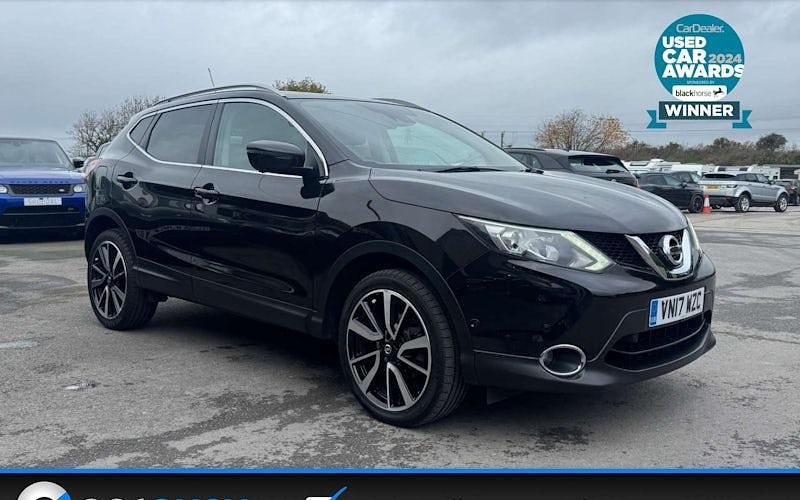 Black Used 2017 Nissan Qashqai Tekna SUV | £10,495 (Fair price) - Image 1/4