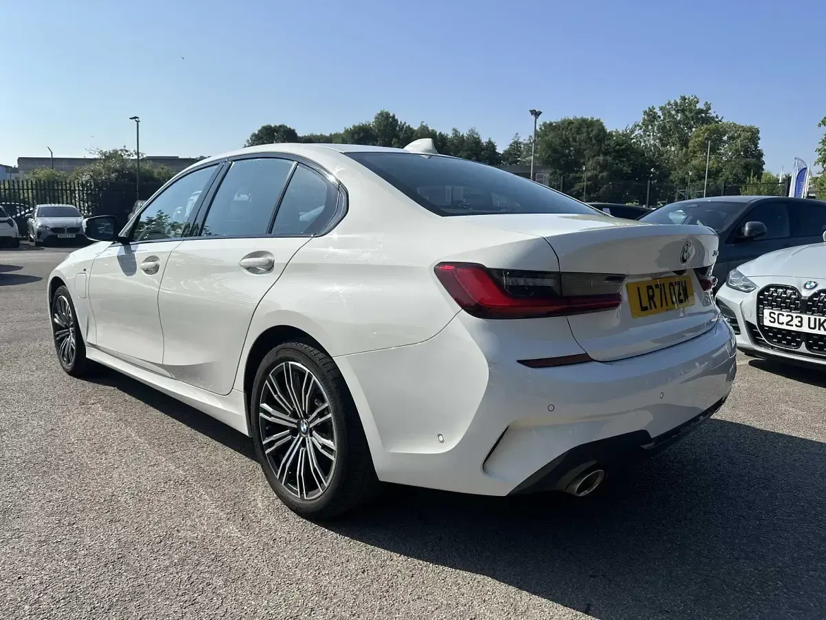 Used BMW 330 M Sport 288 HP (211 kW) 2021 White