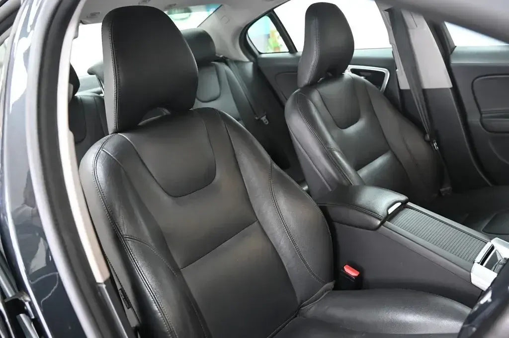 Used Volvo S60 SE Lux 150 HP (110 kW) 2017 Grey Sedan