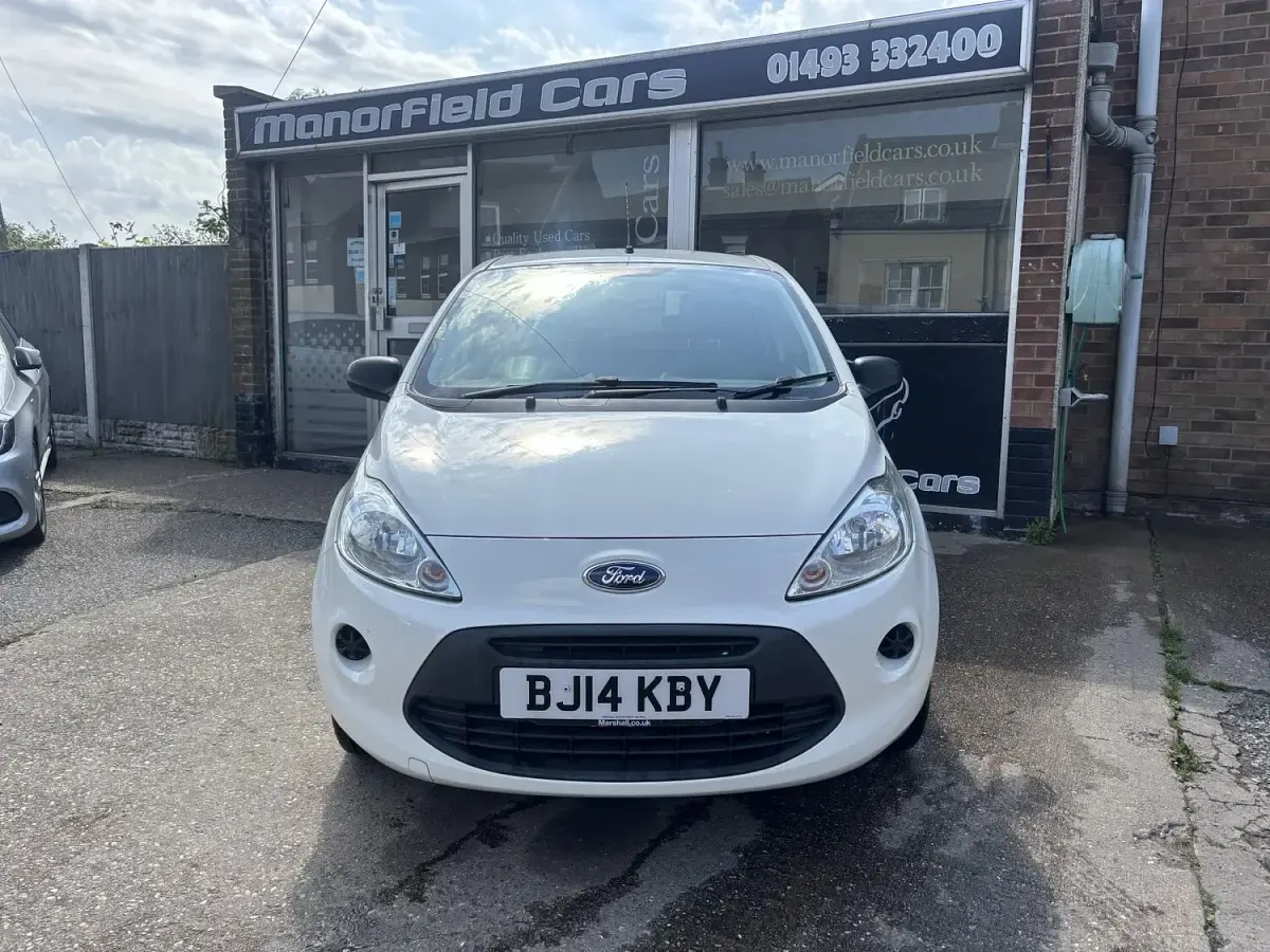 Used Ford Ka Studio 69 HP (50 kW) 2014 White Hatchback