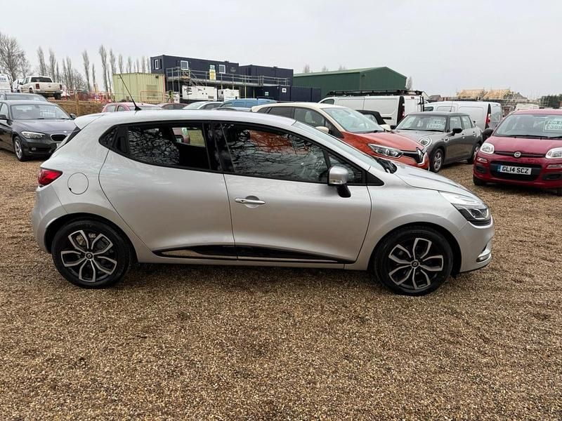 Used Renault Clio IV Play 2019 Silver Hatchback