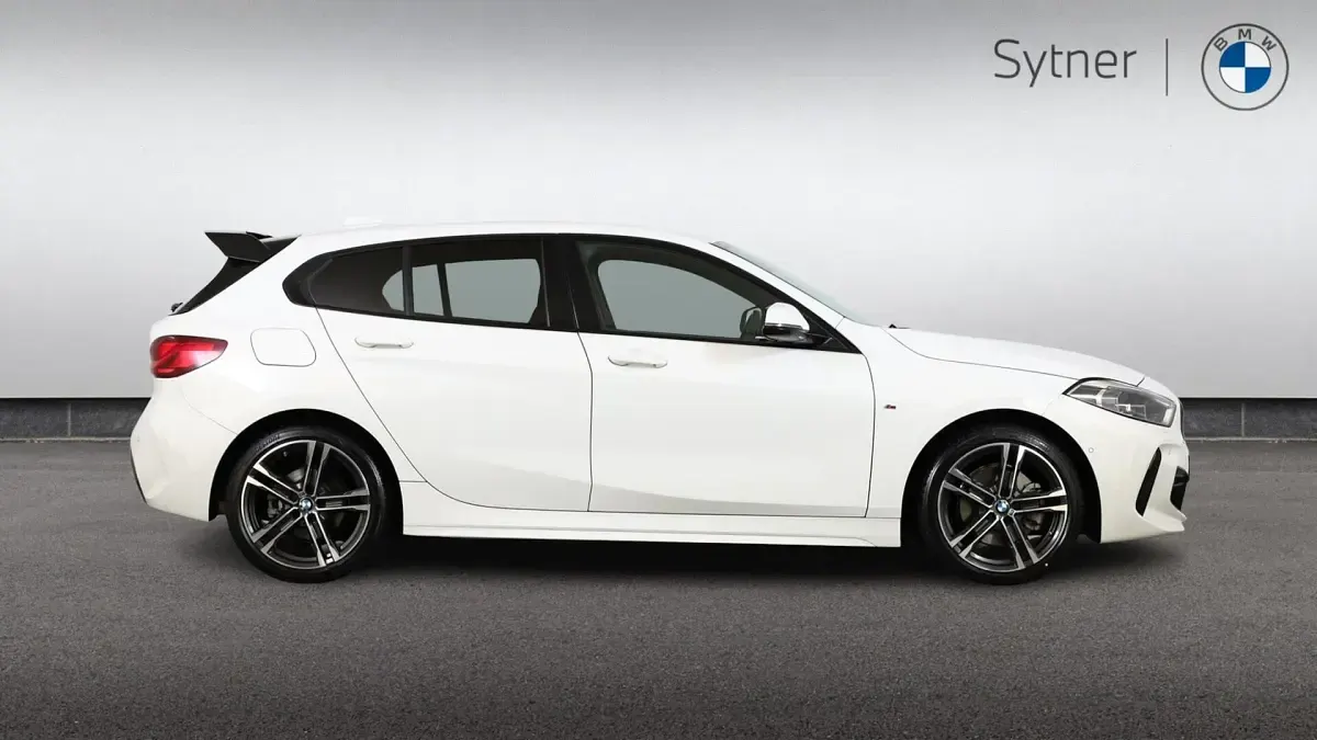 Used BMW 118 M Sport 134 HP (98 kW) 2023 White Hatchback