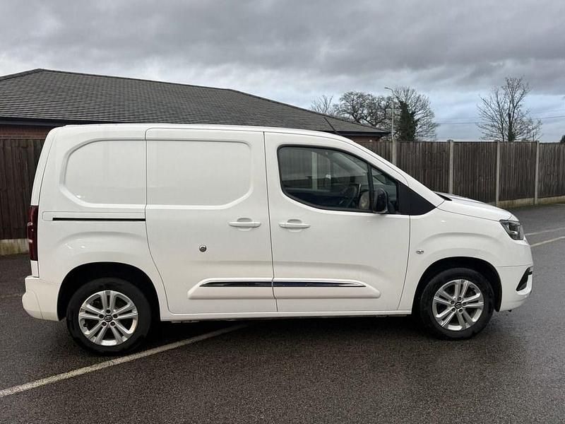 Used Toyota Proace Design 2022 White MPV