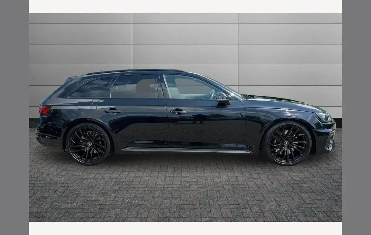 Used Audi RS4 Design 450 HP (330 kW) 2022 Black Estate
