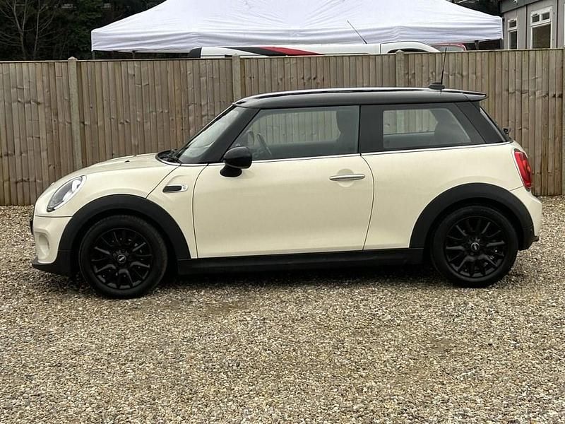 Used Mini Cooper Hatch 136 HP (100 kW) 2014 White Hatchback