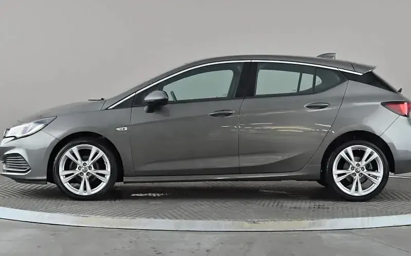 Used Vauxhall Astra SRi 150 HP (110 kW) 2019 Hatchback