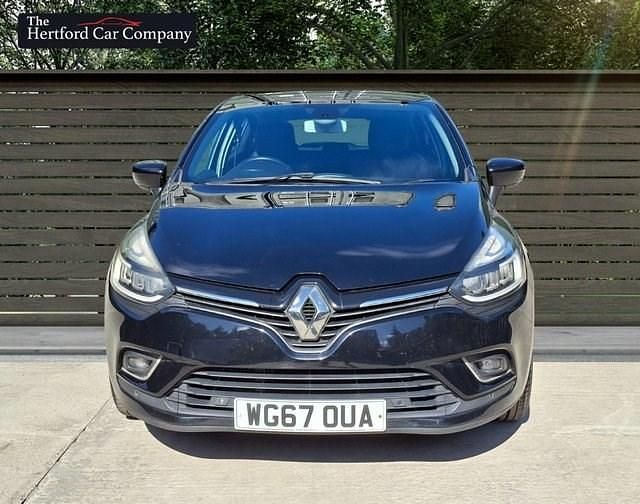 Used Renault Clio IV Signature 90 HP (66 kW) 2017 Black Hatchback