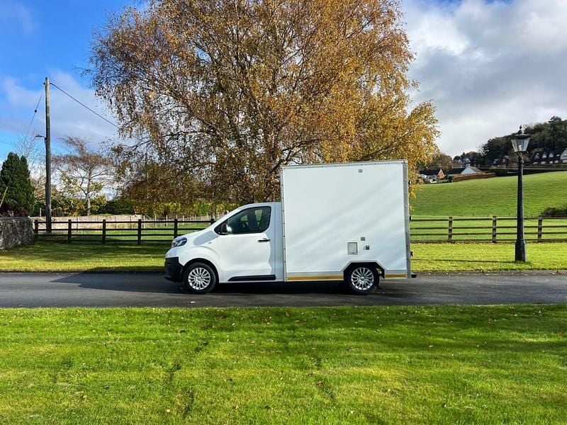 White Used 2021 Toyota Proace MPV | £12,950 (Fair price) - Image 1/4
