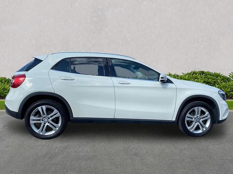 Used Mercedes GLA200 156 HP (114 kW) 2016 White SUV