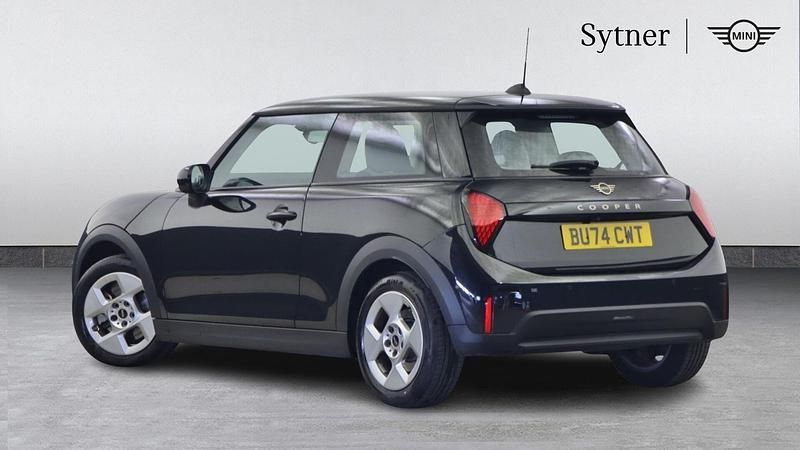 Usado Mini Cooper Hatch 154 CV (113 kW) 2024 Negro Utilitario
