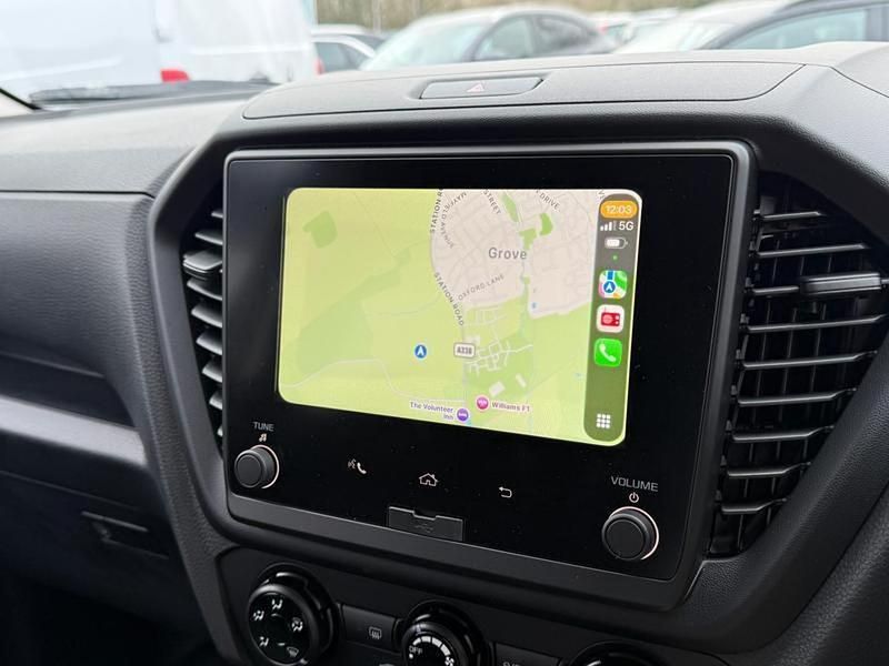 New Isuzu D-Max 163 HP (119 kW) 2025 564 spinel red Pickup