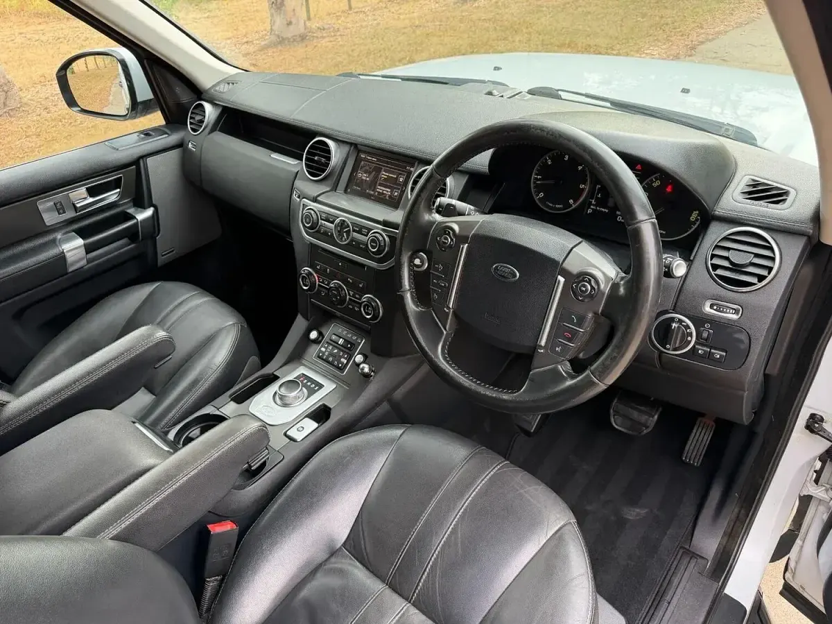 Used Land Rover Discovery 4 SE 255 HP (187 kW) 2016 White SUV